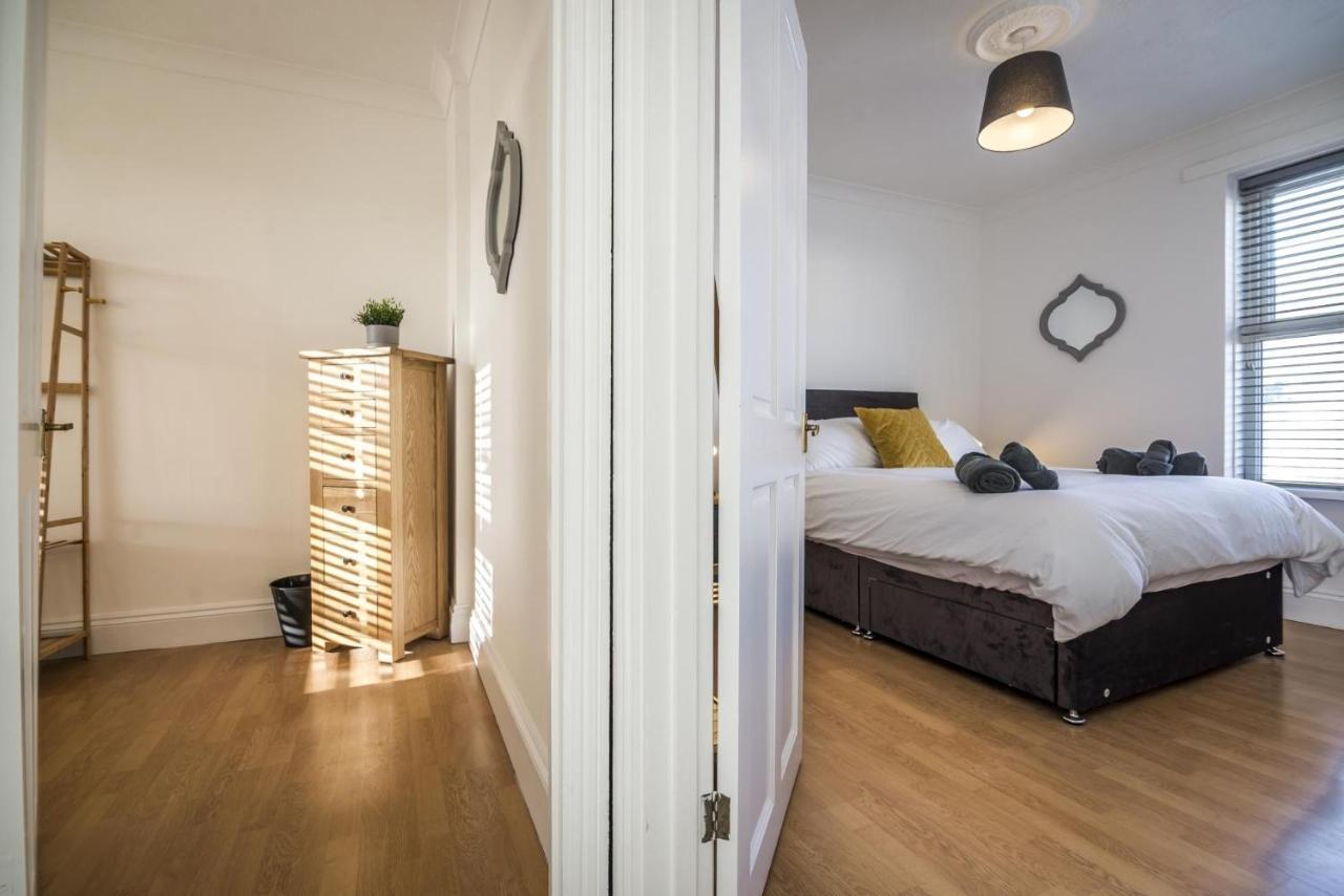 Ivydene - 3 Bedroom Holiday Home - Tenby Eksteriør bilde